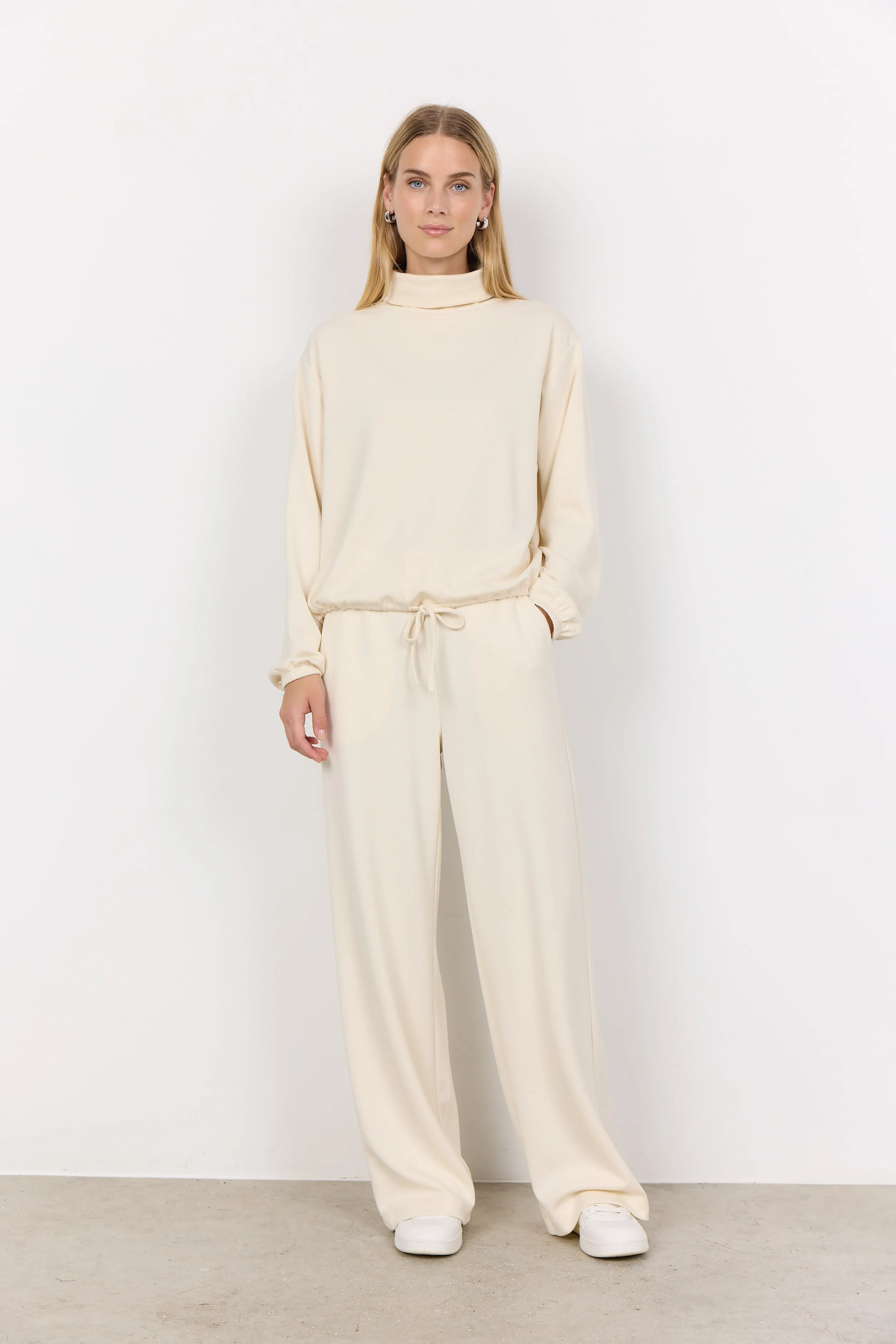 Banu 203 Sweatshirt - Cream