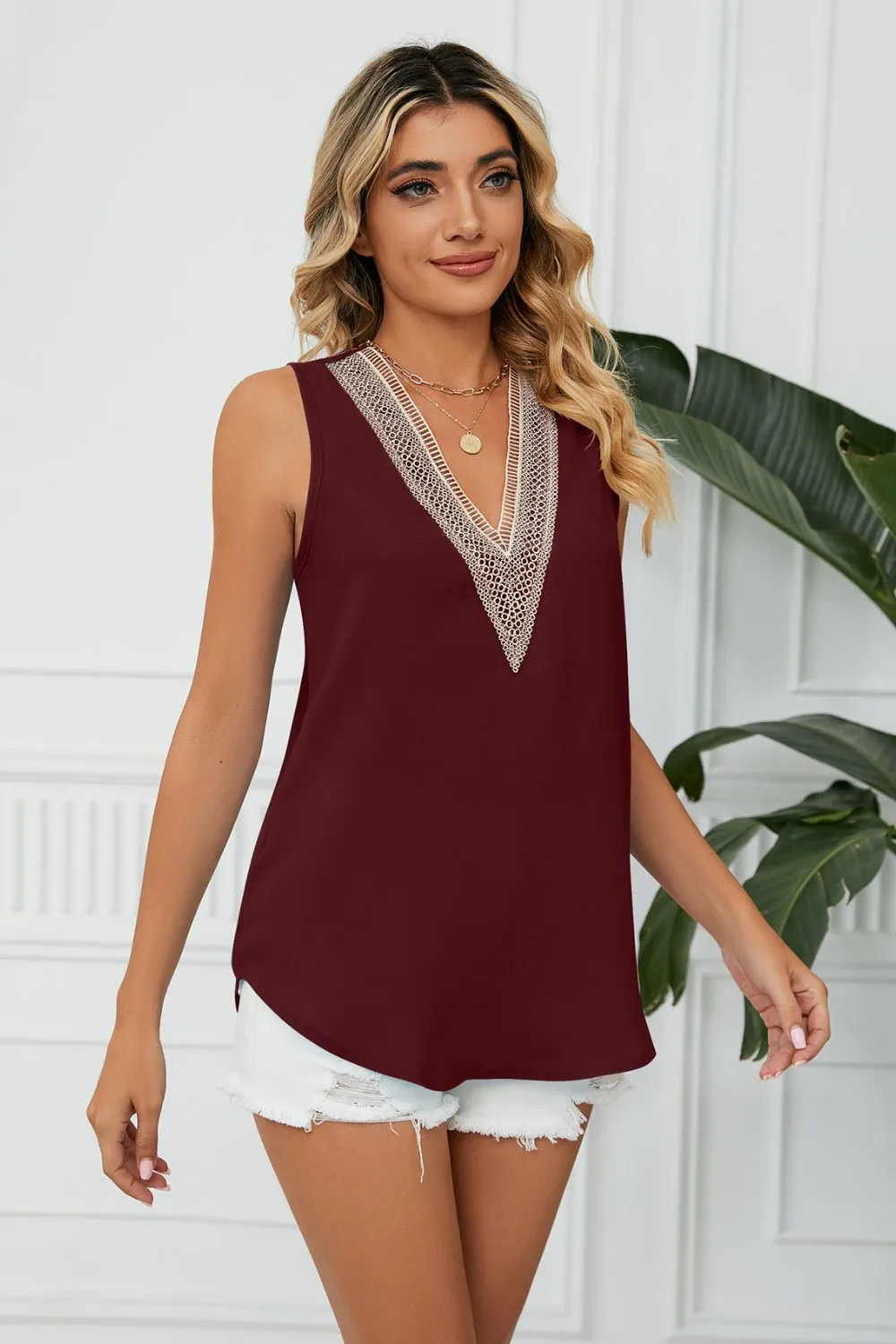 Contrast Trim Plunge Sleeveless Blouse