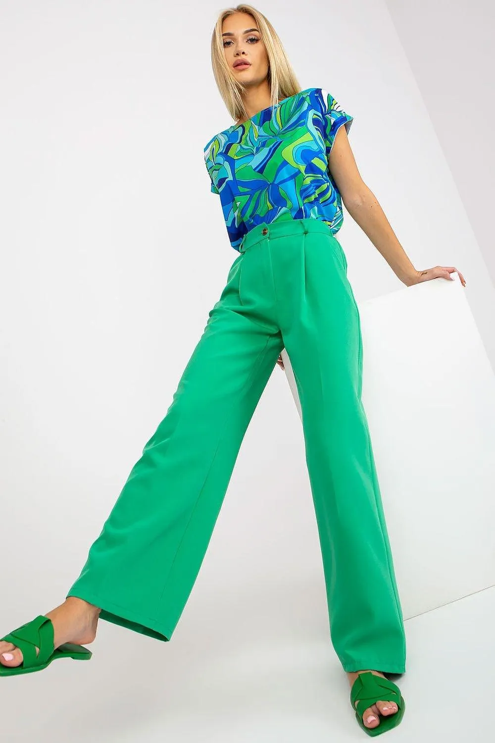 Elegant High-Waisted Pleated Trousers by Italian Moda